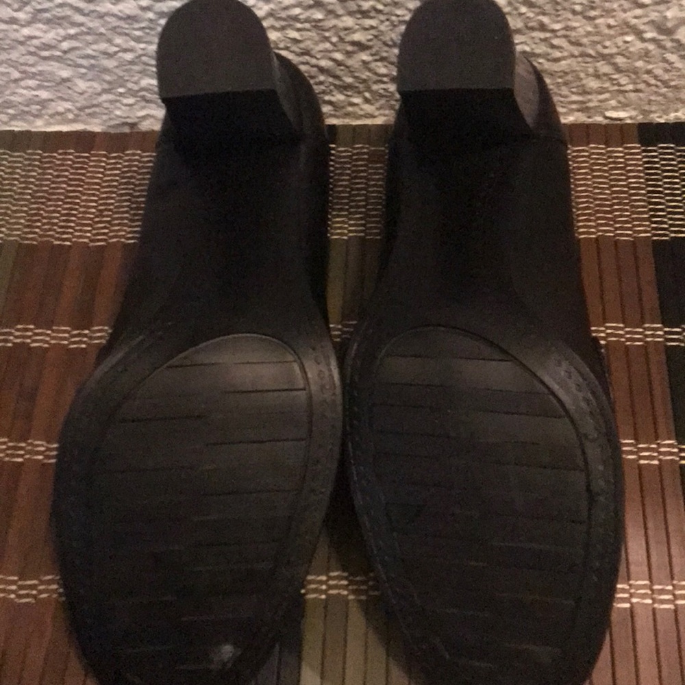 Shoes - Picture 2 of 3